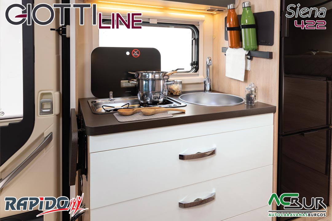 GiottiLine Siena 422 2023 Autocaravanas en León cocina